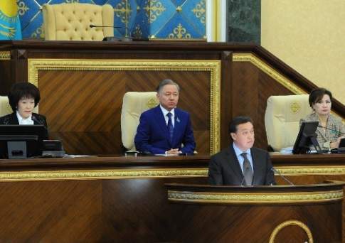 Первый заместитель Премьер-Министра РК принял участие на парламентских слушаниях в Мажилисе