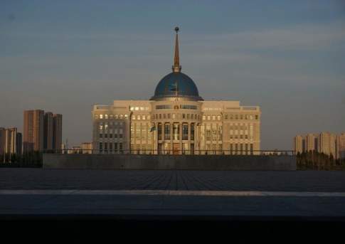 Назарбаев соболезнует родным прославленной трактористки Доненбаевой в связи с ее кончиной