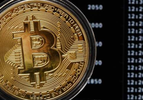 Интерес инвесторов к Bitcoin Cash обрушил курс биткоина почти на 30%