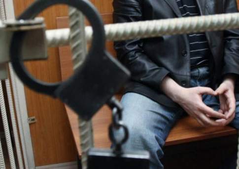 Осужденный за взятки в виде гаджетов экс-чиновник вновь предстал перед судом по делу о коррупции в Алматы