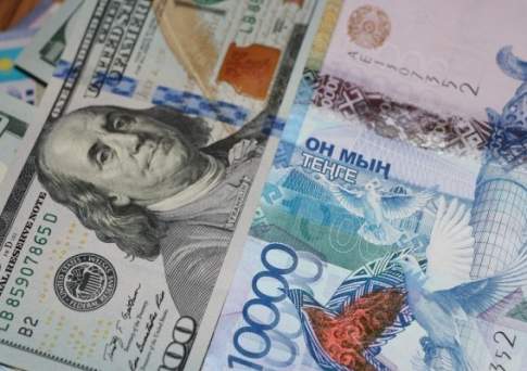 Курс продажи доллара США в обменниках Алматы достиг 373 тенге, Астаны и Шымкента - 372,5 и 374 тенге