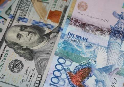 Курс доллара в понедельник незначительно вырос в обменниках Астаны, Алматы и Шымкента