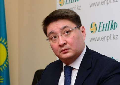 Экс-главе ЕНПФ Ерденаеву продлили арест еще на месяц