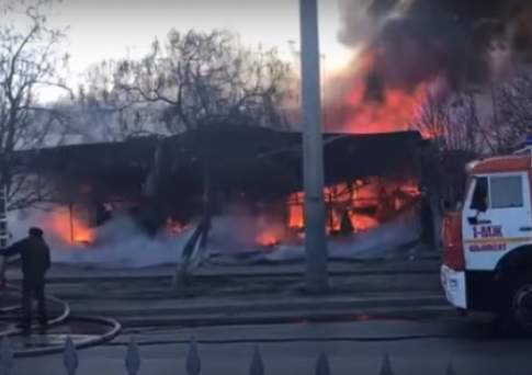 В Шымкенте горел ресторан с пристройкой площадью свыше 500 кв.м