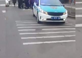 В Алматы совершивший наезд на ребенка полицейский уволен из органов внутренних дел