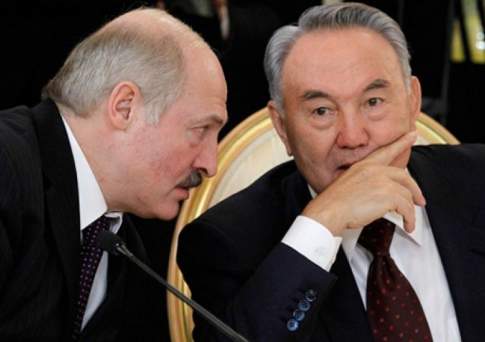 Назарбаев и Лукашенко обменялись мнениями по вопросам дальнейшего развития ЕАЭС