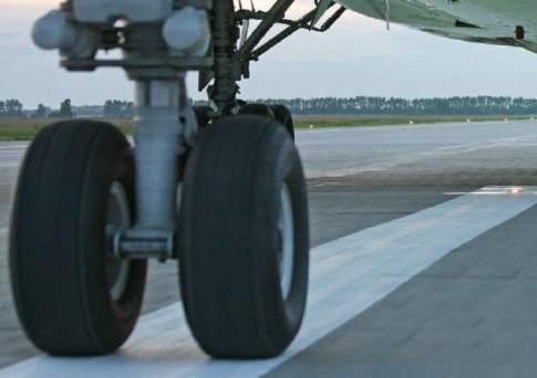 Рейс Air Astana из Амстердама отменен из-за наличия алкоголя в крови второго пилота