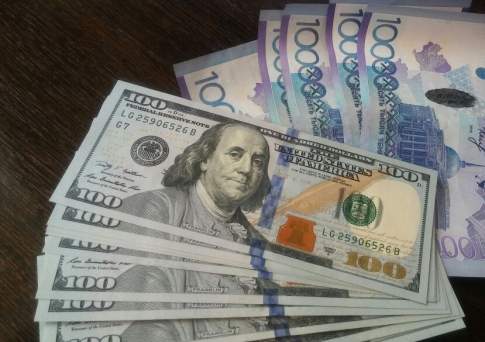 Курс тенге с января 2018 года ослаб на 11,8%