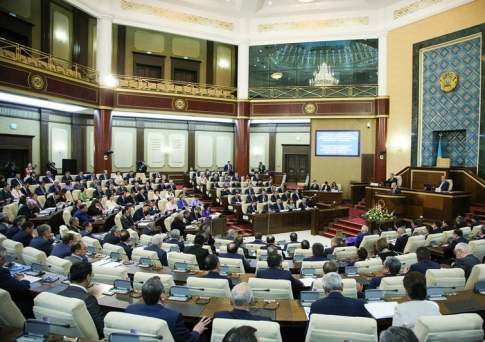 Премьер - парламентариям: Так помогите!