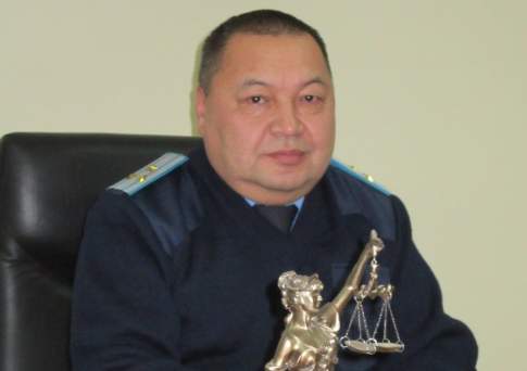 В чьём сейфе деньги?