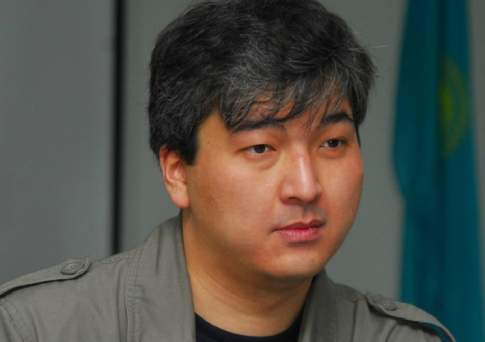 Данияр АШИМБАЕВ: “Дочкам” КМГ  нужен строгий папа