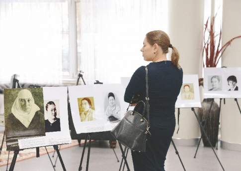 Всему миру напоказ