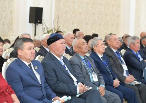 А вам пора работать с молодёжью!