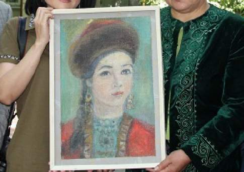 Акын Сара