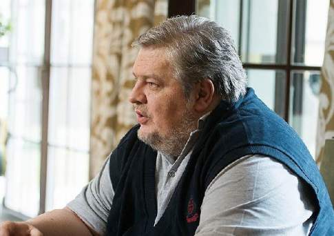 И не банкир,  и не завхоз