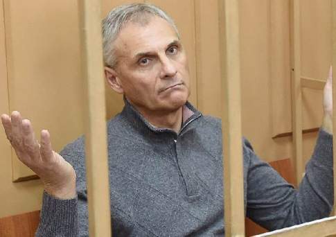 Главу сдали за генерала