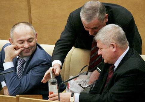 Депутаты пьют нормально,