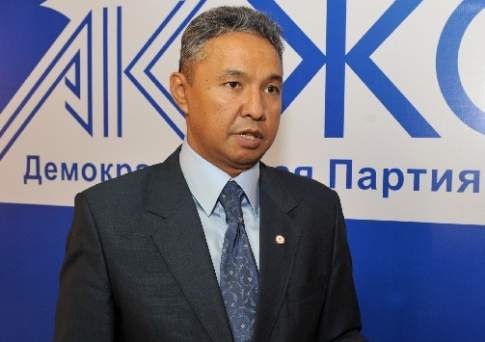 Пора прикрывать лавочку по разбазариванию госсредств! 