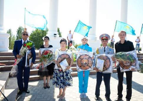 Область высокого примера