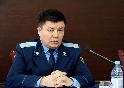 Чему нас учат, так сказать, семья и школа?