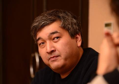 Данияр АШИМБАЕВ: Вся исполнительная власть спряталась за президента