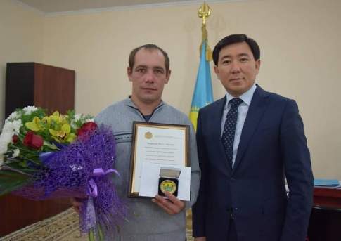 Спасателю - подарки, спасённым - помощь