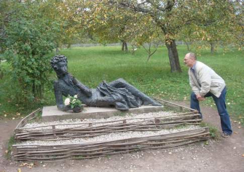 Василий КОНОПЛЕВ, педагог: Истории памятников Пушкину - это детектив