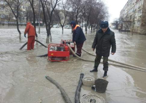 Актау плывёт