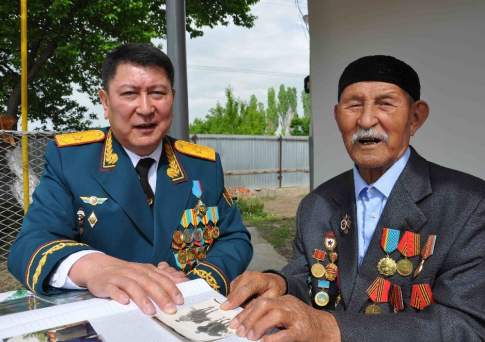 Генерал, равнение на сержанта!