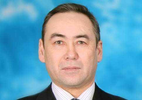 Аполитично рассуждаешь!
