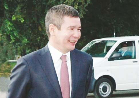 Кто нам должен, тот дороже