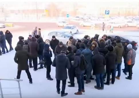 Можно было по-людски...