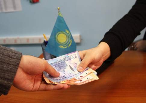Кто любит взятки больше всех