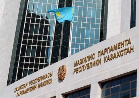 Депутат СЫЗДЫКОВ - премьеру и генпрокурору: Чаще читайте газеты!