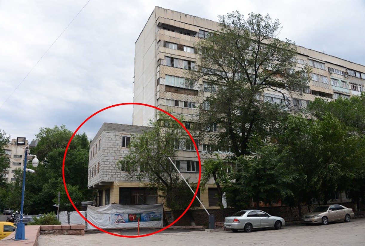Та самая трехэтажная пристройка к дому.